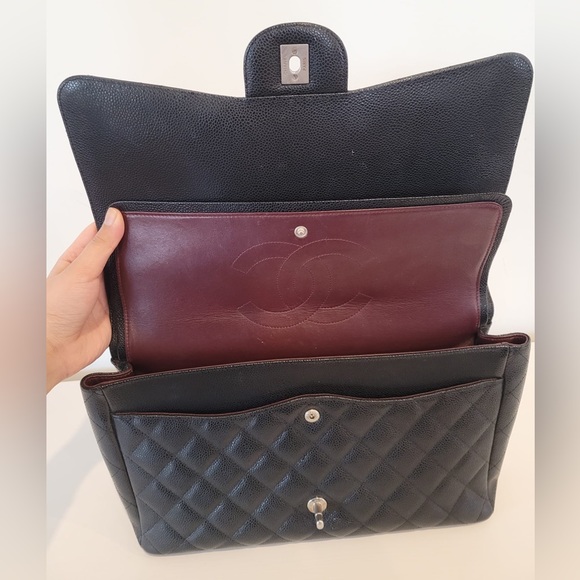 Chanel Double Flap Classic Bag | Caviar Leather | Jumbo | Silver Hardware - Picture 4 of 12